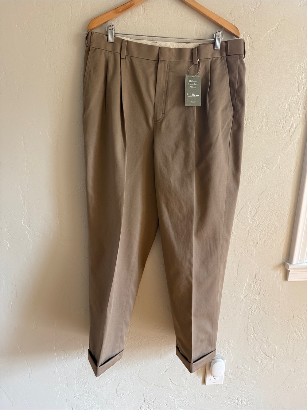 NWT L.L. Bean Men's Chino Comfort Waist Pants in Khaki Brown